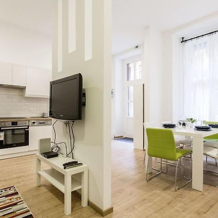 Designer Dream Home In The Ruin Bar District W A/C Budapest Exterior foto
