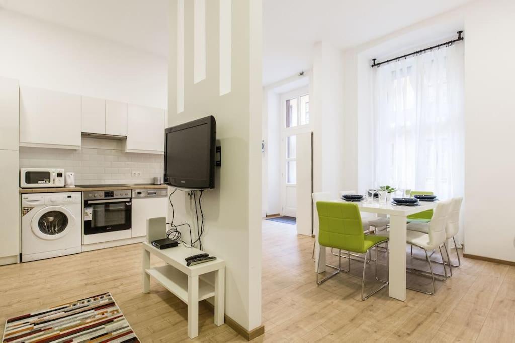 Designer Dream Home In The Ruin Bar District W A/C Budapest Exterior foto